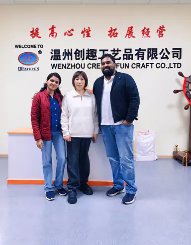 Alıcılar Wenzhou Create Fun Craft Co., Ltd.-nin fabrik sahəsini yoxladılar